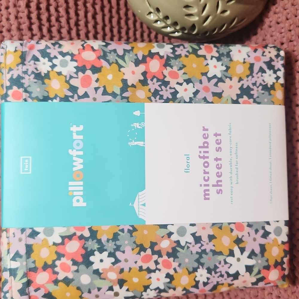 PILLOWFORT floral Sheet Set - Picture 11 of 11